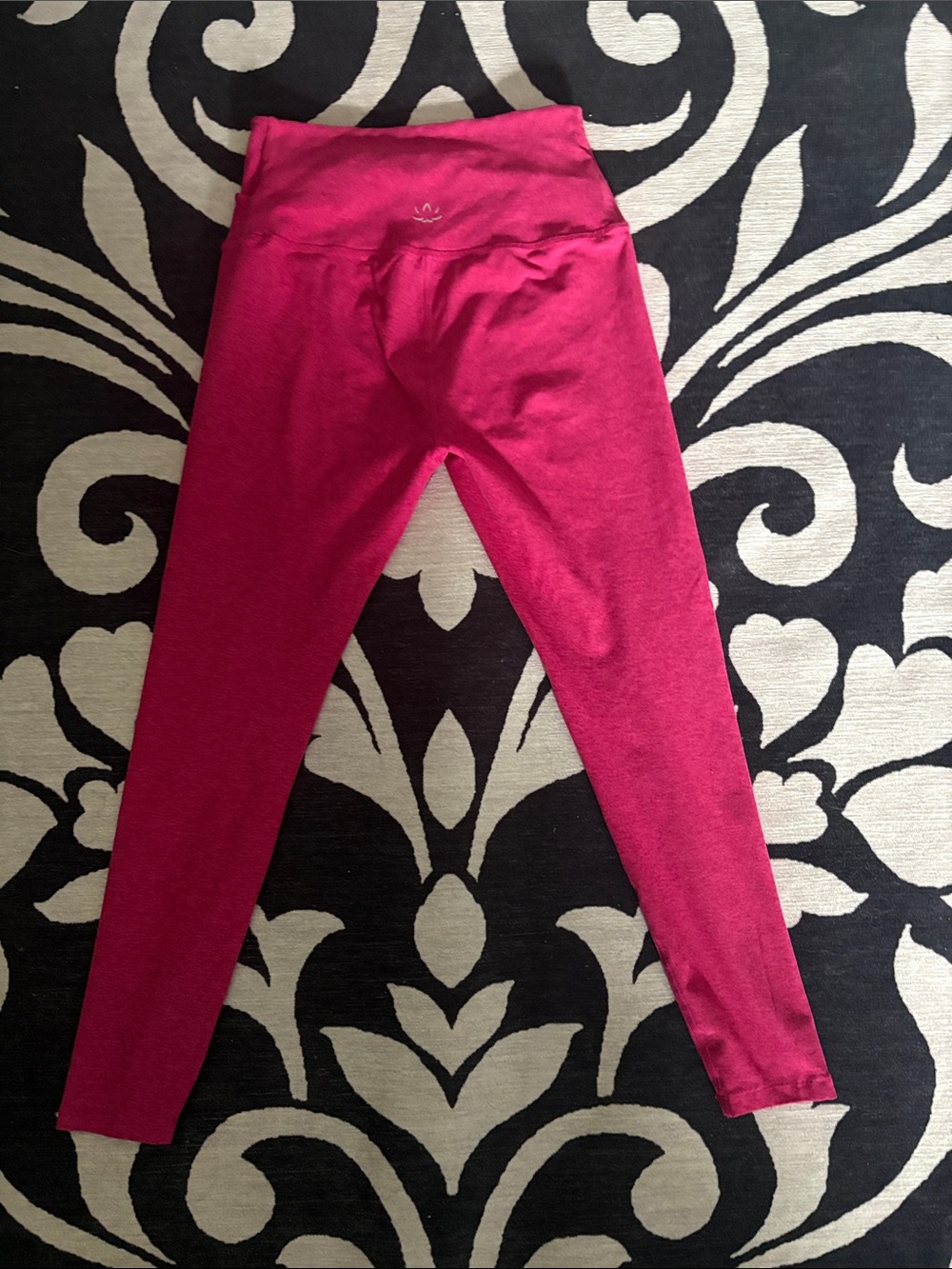 Beyond Yoga Magenta High-Rise Leggings - Picture 3 of 3